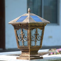 New Design 4W Outdoor Garden Gate Pillar Solar Light